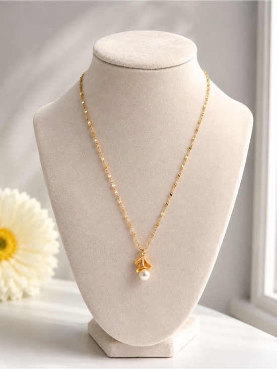 Unbranded Jewelry - Gold Flower Pearl Pendant Necklace Stainless Steel Elegant Minimal Gift